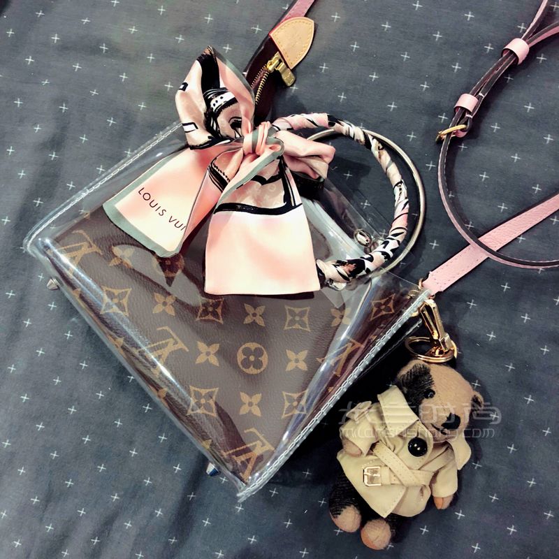 分享lv洗漱包改造diy攻略，摩洛哥買了一個(gè)lv Clapton小書(shū)包
