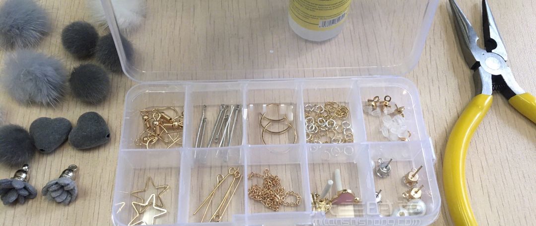 巧用奢侈品品牌絲帶_配飾_時(shí)尚 (7)
