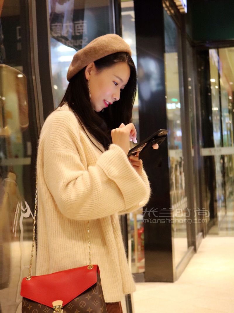 LV pallas Chain經(jīng)典款鏈條包紅色信封包圖片價(jià)格上身圖全集分享 (4)