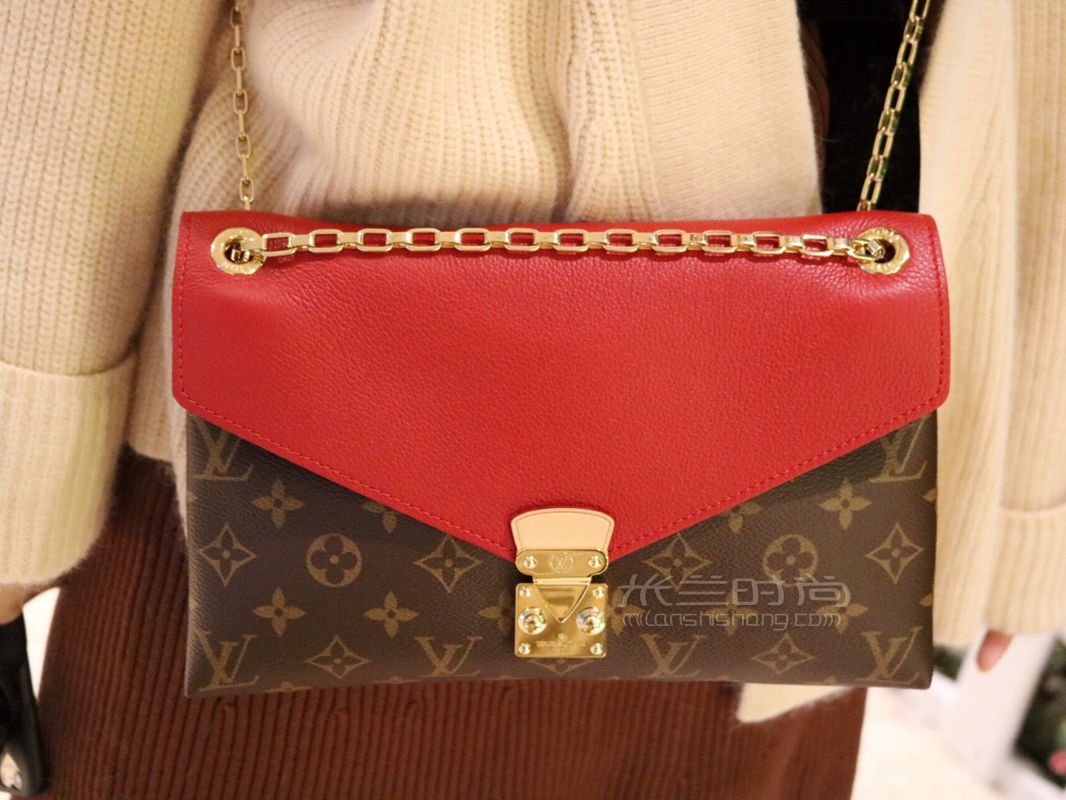 LV pallas Chain經(jīng)典款鏈條包紅色信封包圖片價(jià)格上身圖全集分享 (3)