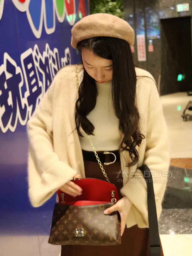LV pallas Chain經(jīng)典款鏈條包紅色信封包圖片價(jià)格上身圖全集分享 (7)