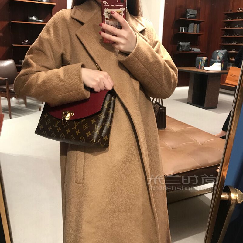 最近的LV鏈條包越發(fā)的好看，新入的包包就是好看～