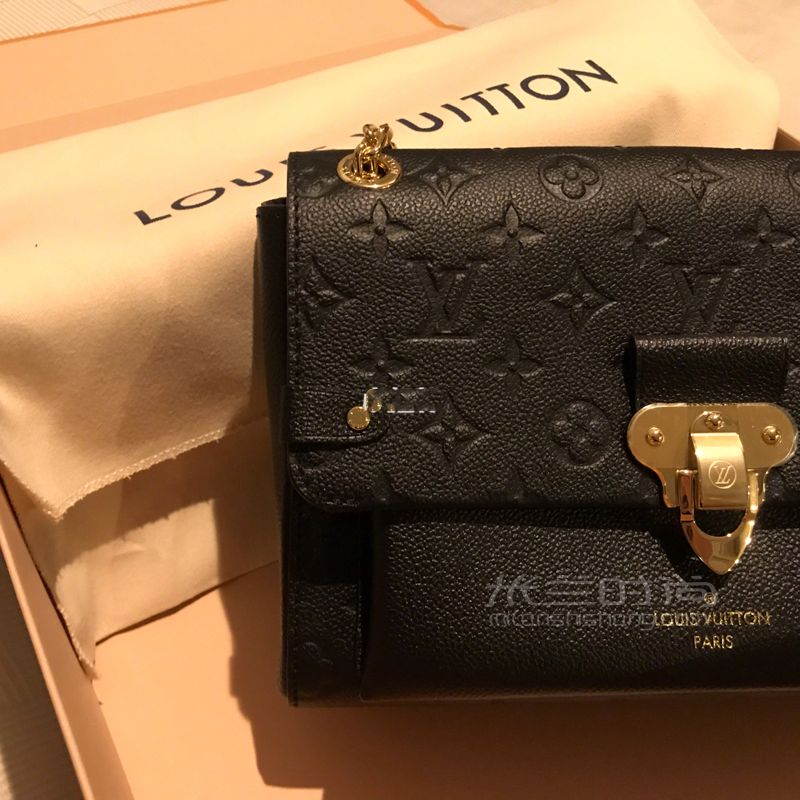 23歲擁有人生第一個(gè)lv包包以前一直覺得奢侈品是會上癮的加上之前讀書沒有工 (3)