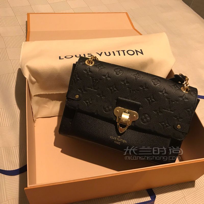 23歲擁有人生第一個(gè)lv包包以前一直覺得奢侈品是會上癮的加上之前讀書沒有工