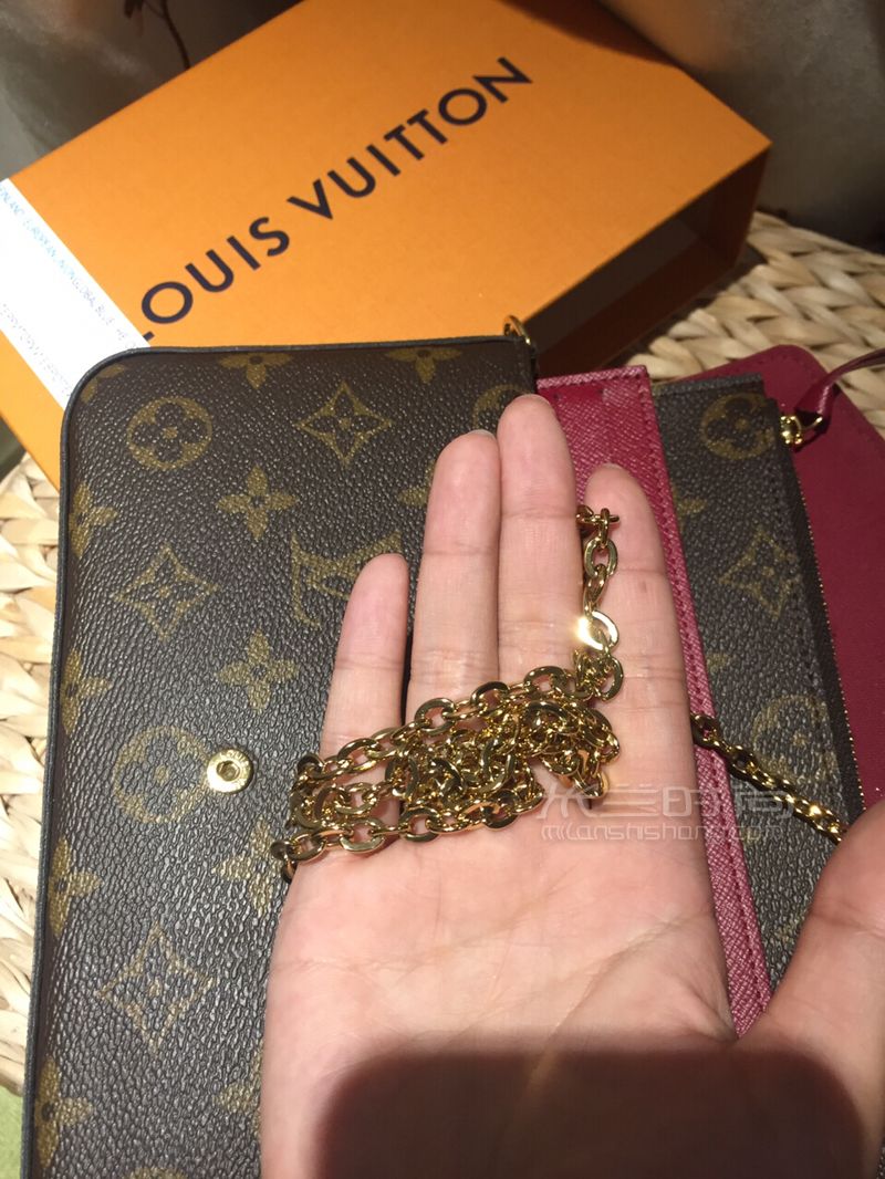 每個(gè)喜歡包包的女人應(yīng)該有一只LV包包，LV三合一包包圖文 (4)