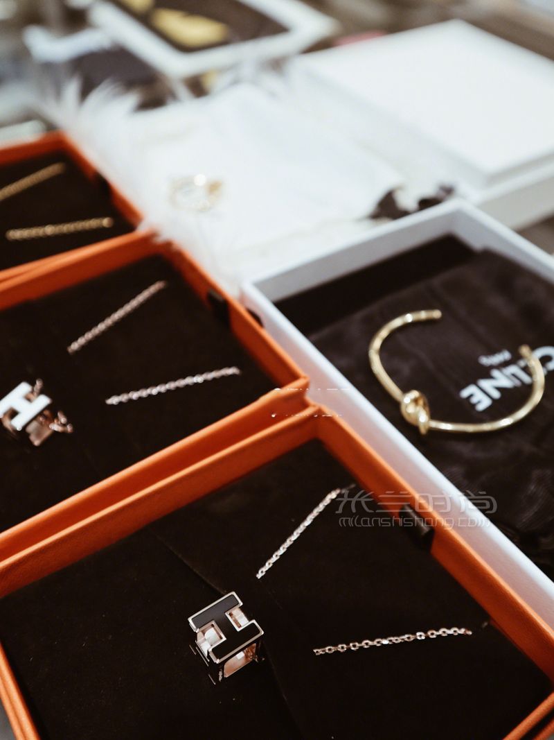 香港購(gòu)物攻略去sofour折扣價(jià)淘大牌奢侈品_時(shí)尚 (7)