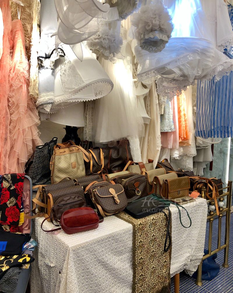 首爾新沙洞最強(qiáng)奢侈品vintage古著店攻略 雖然說是兩家_購物地 (8)