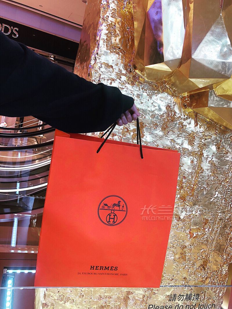 澳門(mén)愛(ài)馬仕攻略康康N7風(fēng)暴藍(lán)鱷魚(yú)亮面金扣包心得分享 (8)