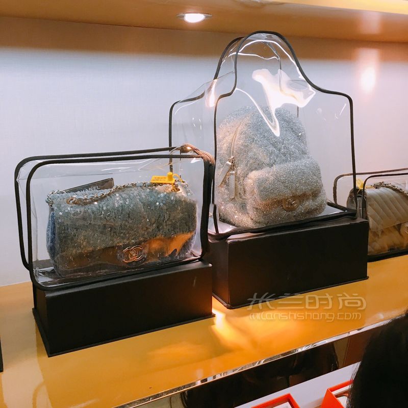上海世貿(mào)商城高價回收奢侈品高價回收二手奢侈品里面二手全新款式都有。店內(nèi) (5)