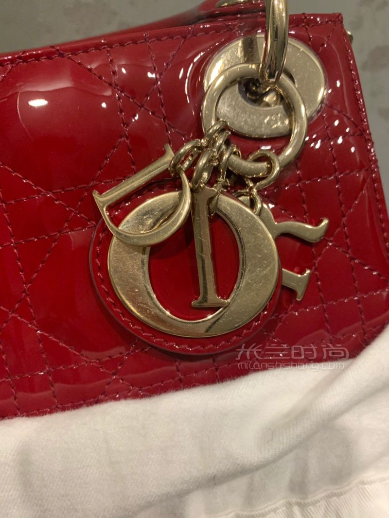 談?wù)勎覍?duì)奢侈品包包的看法 (4)