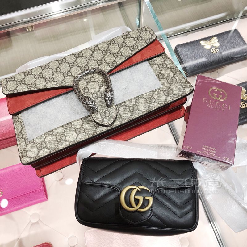 Gucci 酒神中號(hào) 因?yàn)榍耙魂嚫笫逯v過(guò)要買(mǎi)GUCCIX日本限定樋口裕子小錢(qián)包 (2)