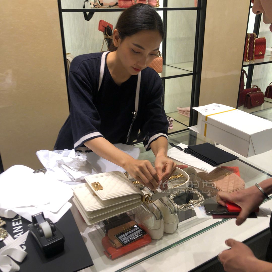 購(gòu)入兩只CHNEL／香奈兒新款包包  在曼谷購(gòu)入的 (2)