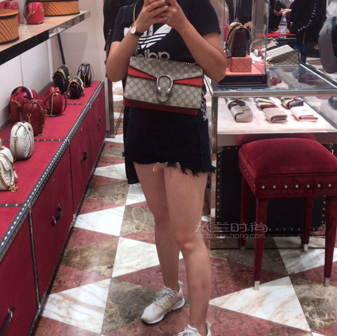 28_第一件奢侈品包包必須要記錄?。?！_單肩包_箱包 (3)