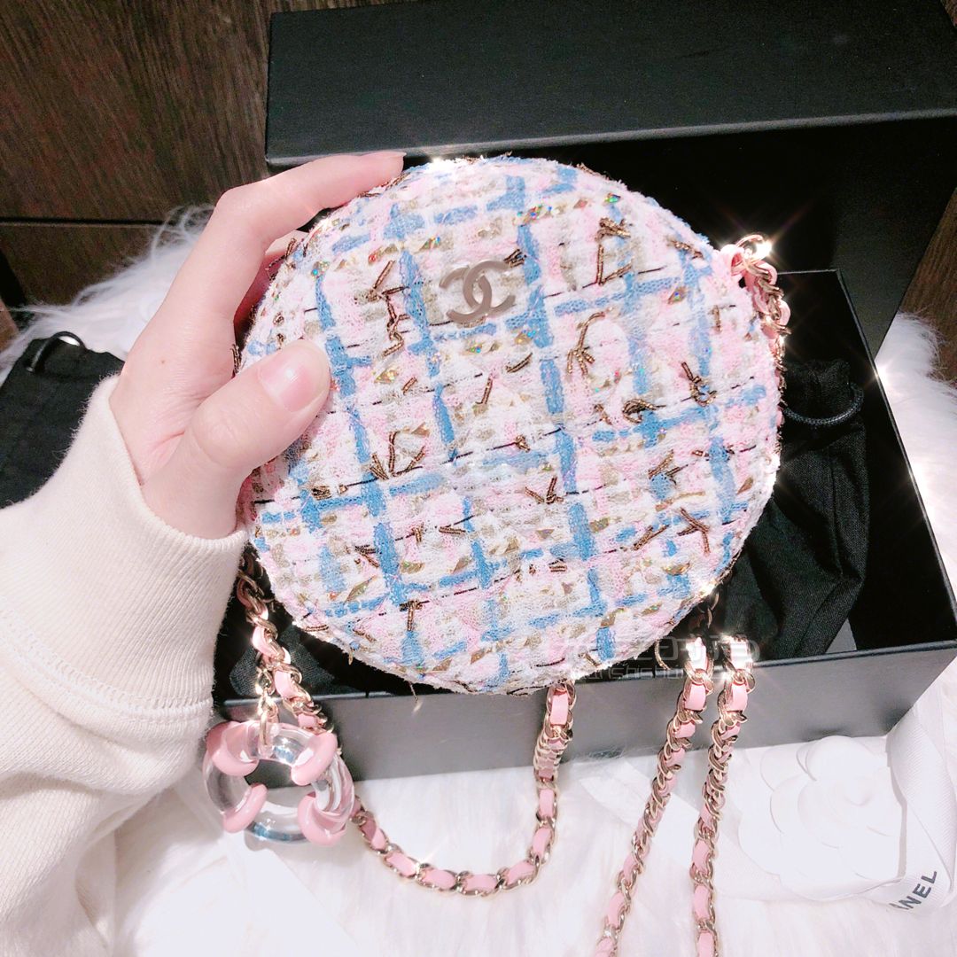 CHANEL 香奈兒新款小圓包！少女心爆炸太可愛了啊??！ chanel新一季的包包都 (1)