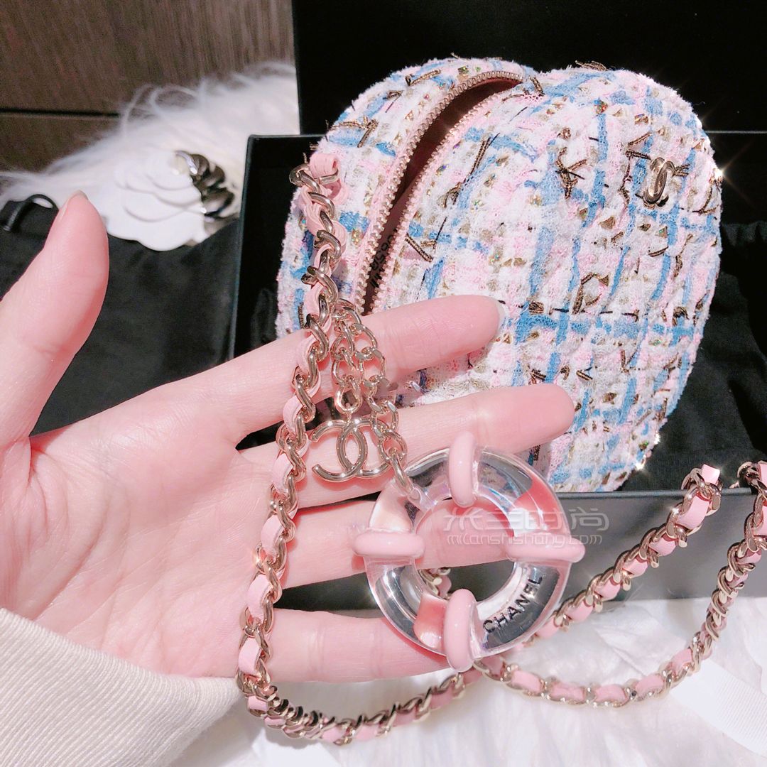 CHANEL 香奈兒新款小圓包！少女心爆炸太可愛了啊??！ chanel新一季的包包都 (2)
