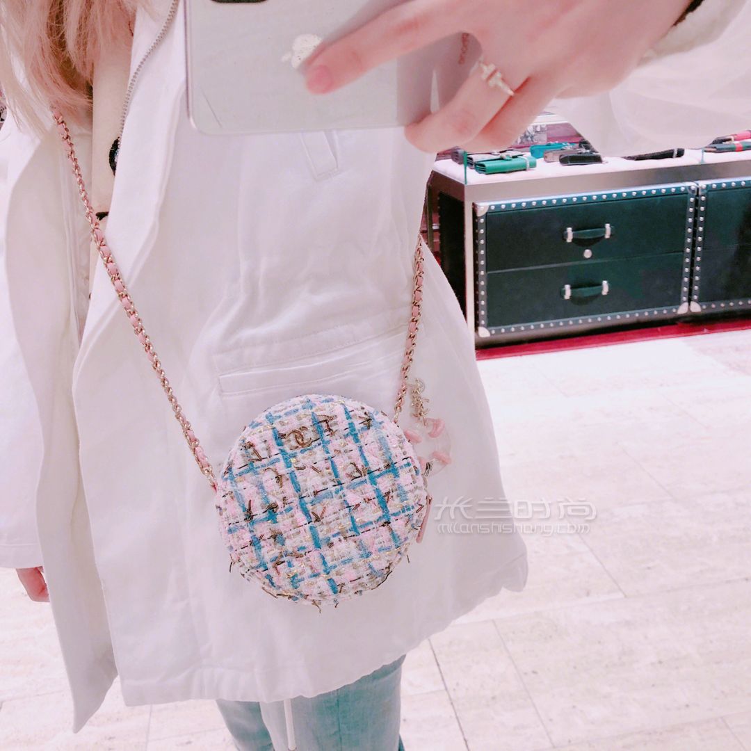 CHANEL 香奈兒新款小圓包！少女心爆炸太可愛了啊??！ chanel新一季的包包都 (7)