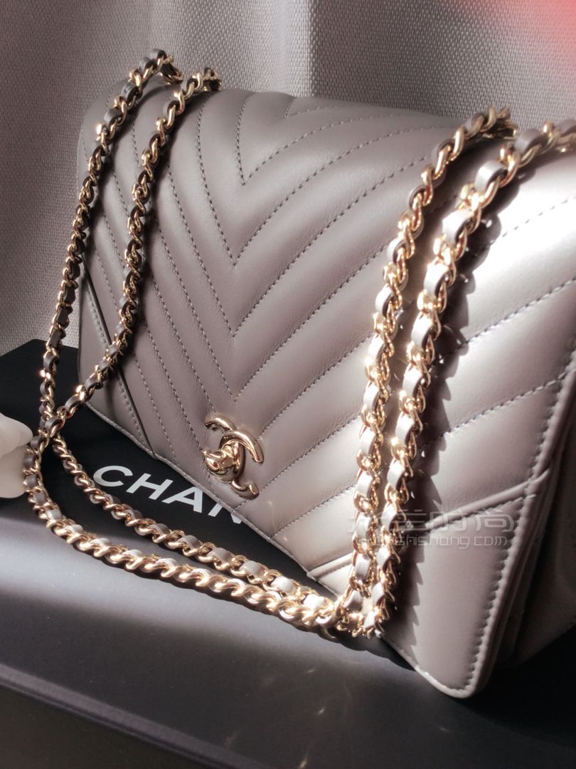 新入手美爆的香奈兒包包Chanel Flap Medium (3)