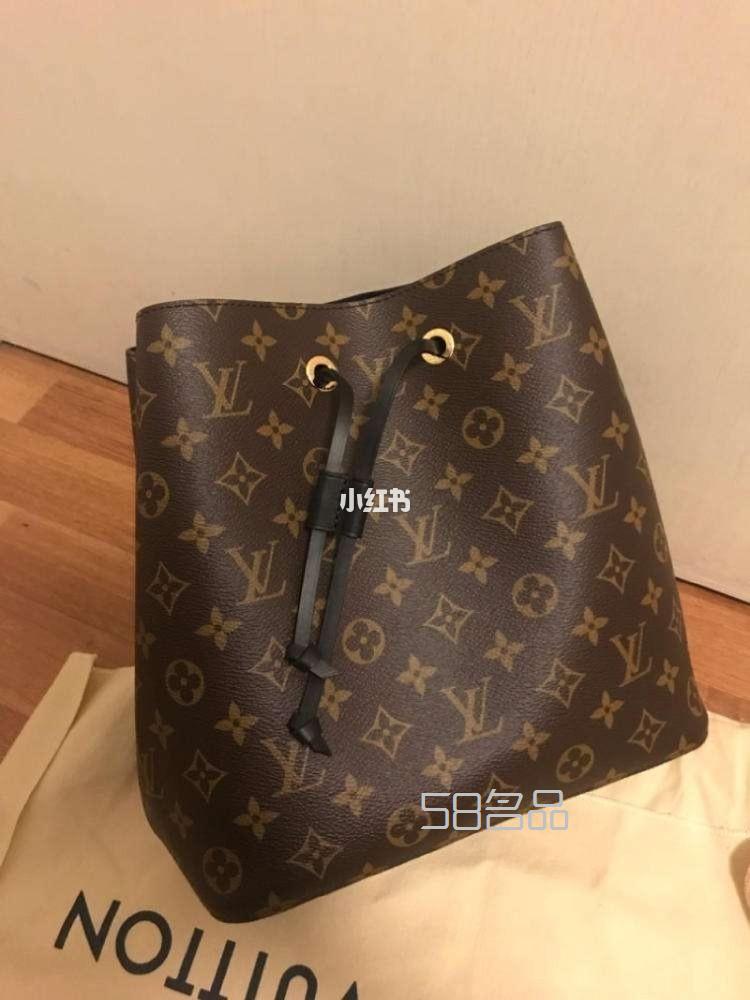 為什么LV的包都長一個樣還是很多人買？,lv包包的編號在哪里_1