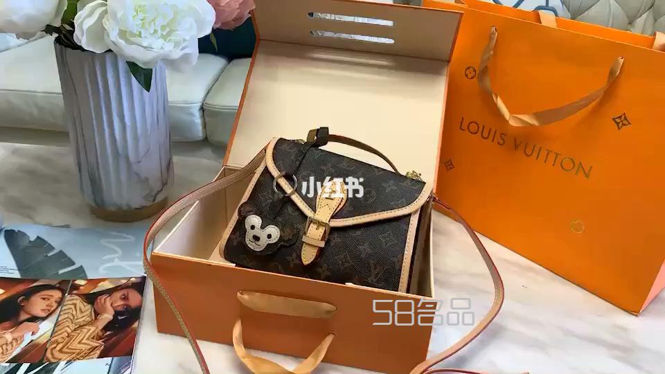 LV護(hù)士包 這款包 真是太有味道了 濃濃的復(fù)古風(fēng)情 vintage,油漬 lv皮革_1