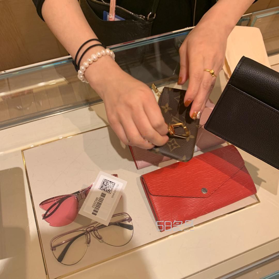 LV零錢包不失別致又具潮流,lv pallas chain的價格_1