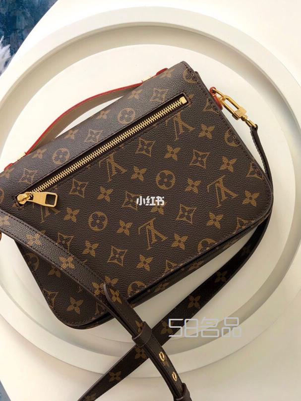 Lv這款郵差包一米六女生背起來(lái)最顯氣質(zhì)。,lv錢包與真皮錢包_7