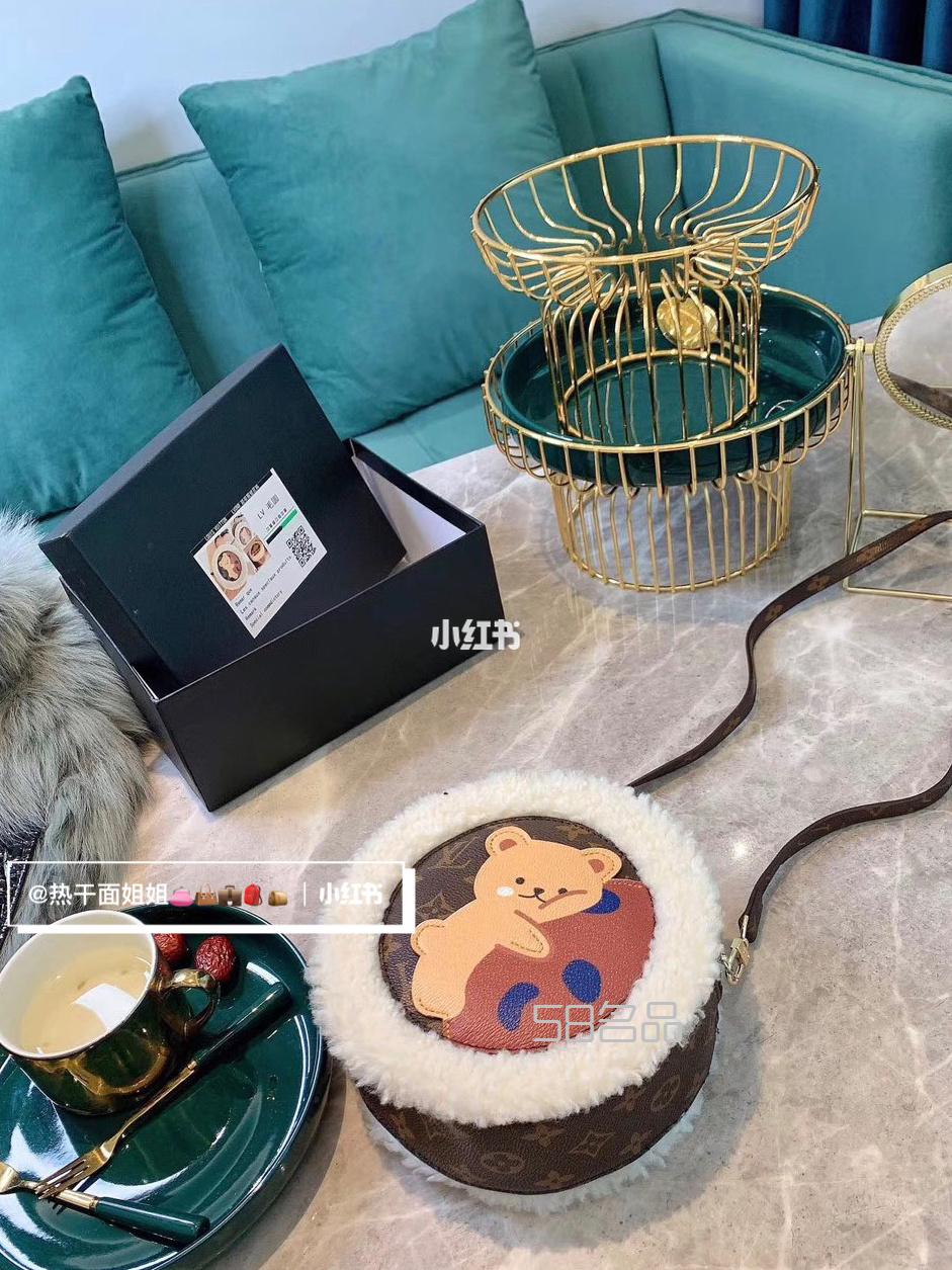 毛茸茸的新款lv圓餅包我覺得小熊好可愛,lvspeed包包圖片_3