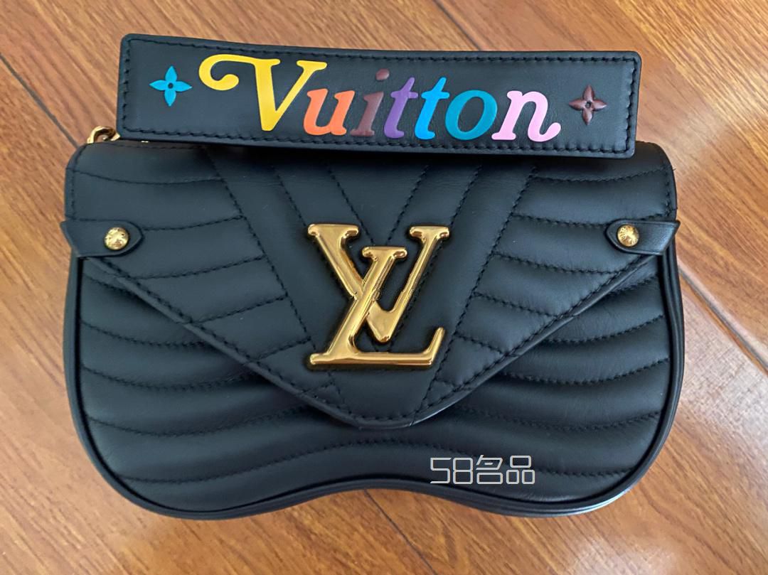 LV new wave 小號(hào) 俗稱(chēng)屁股包~ 小號(hào)容量太小了真的感覺(jué)裝不下東西了后悔沒(méi),正品lv男士錢(qián)包官網(wǎng)_1
