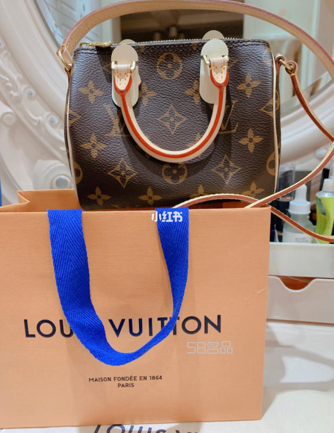 lv nano speedy 迷你枕頭包到手啦,lvgucci男鞋微信_(tái)1