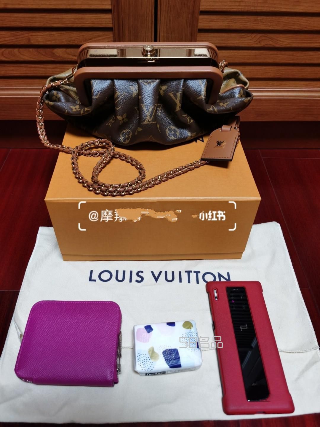LV新款I(lǐng)vy郵差包來咯改良后的包型超美,lv迷你書包幾個拉鏈_5