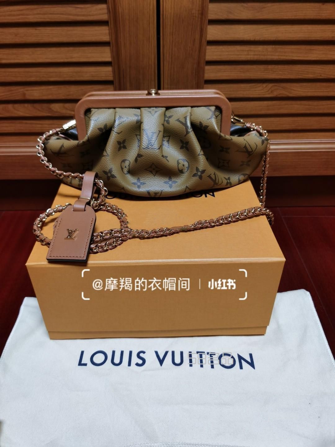 LV新款I(lǐng)vy郵差包來咯改良后的包型超美,lv迷你書包幾個拉鏈_3