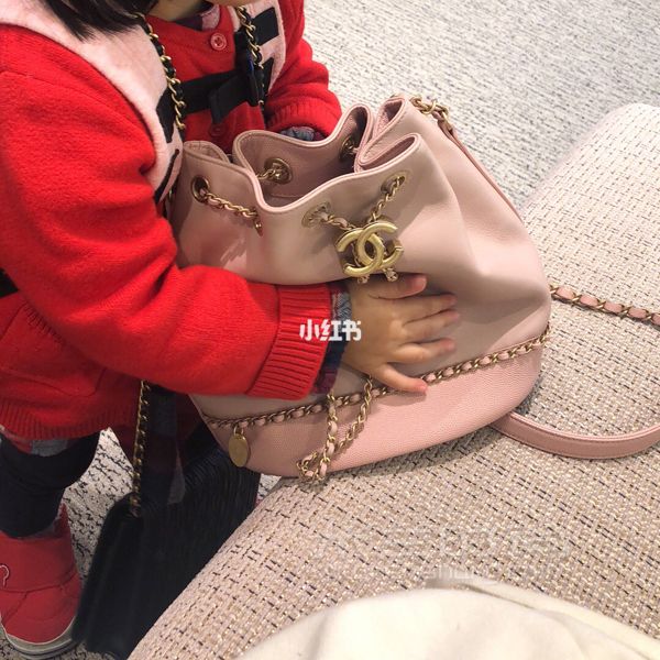 新年新包 chanel2019年春夏新款的粉色水桶包 看到第一眼就喜歡得不得了_3