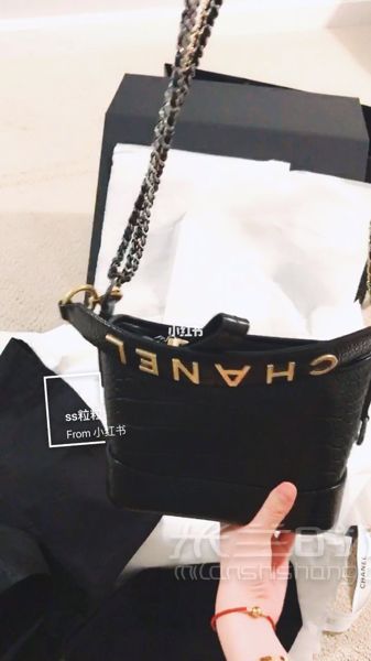 拆箱Chanel 香奈兒 早秋鱷魚紋流浪包小號(hào) 回到家開心拆箱 小牛皮鱷魚壓紋皮_1