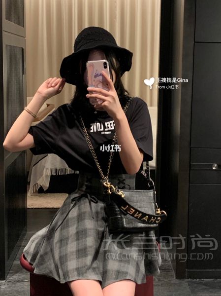 Gabrielle Chanel 鱷魚壓紋小號(hào)流浪包_2