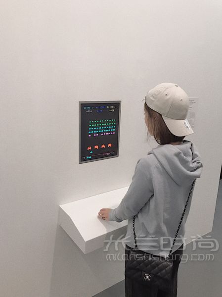 香奈兒 cf mini 黑牛銀 人生第一個香奈兒的包 我選了耐磨的牛皮_3