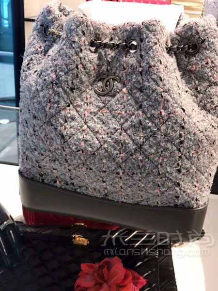 17Chanel Gabrielle系列不撞款雙肩包_2