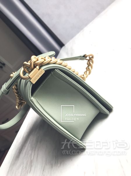 香奈兒Leboy 薄荷金扣綠 前段時(shí)間去新加坡玩的時(shí)候買的 本來(lái)沒(méi)計(jì)劃買包包的_1