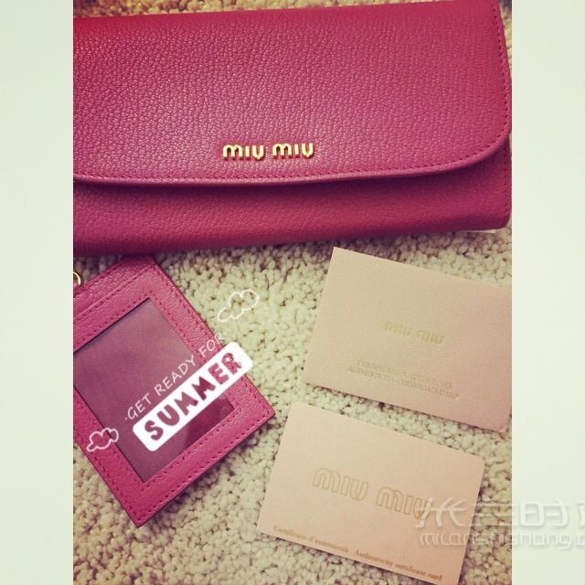 第二個miumiu錢包第一個是肉粉色兩年不到就變好舊_3