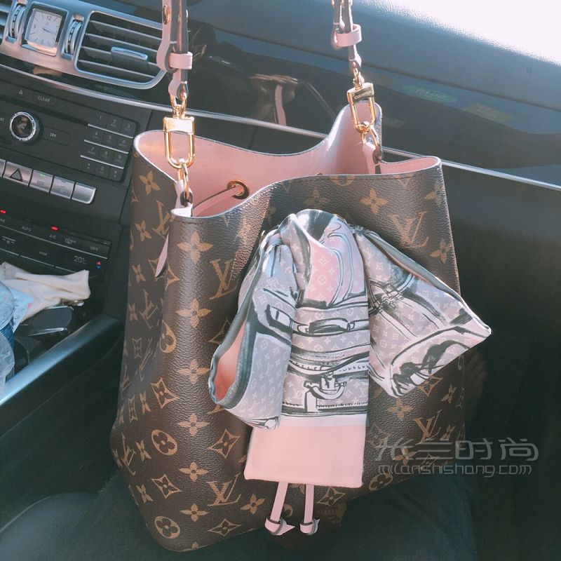 LV NEONOE粉色水桶包怎么買？LV水桶包價(jià)格多少錢？_1