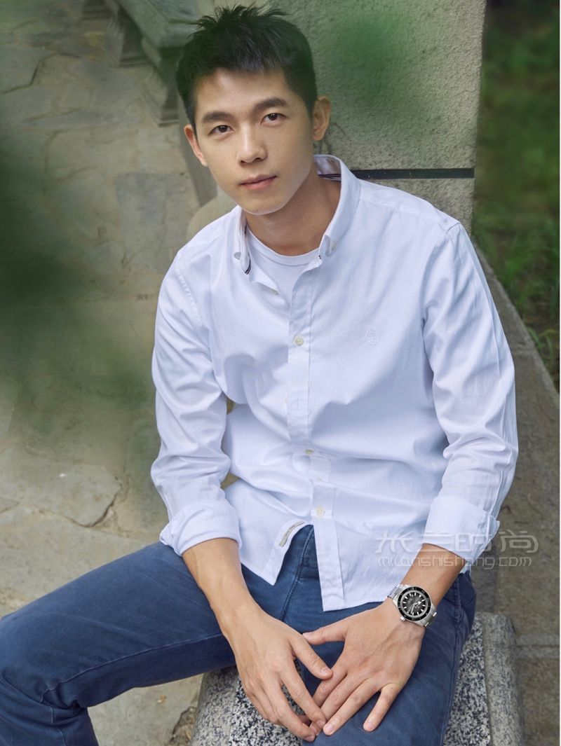 男生通勤Look 簡約穿搭氣質(zhì)擔(dān)當(dāng)交給手表_7