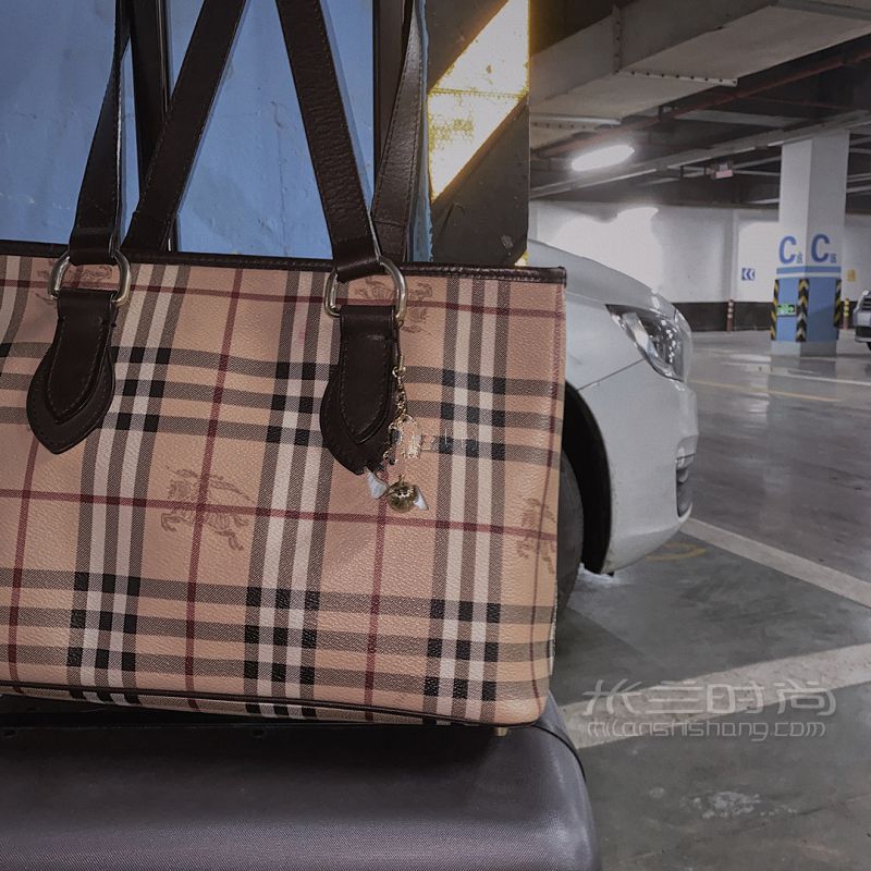 千元購入全新burberry中古包 大阪環(huán)球影城_5