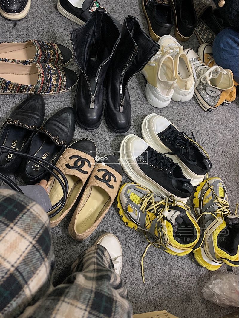 上海必逛靈石路古著市場！百元買香奈兒！_4