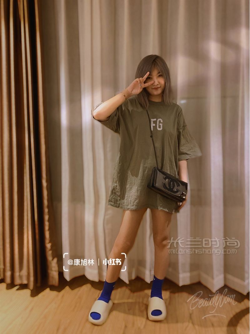 大學(xué)生都能買的起的chanel贈(zèng)品毛巾包漆皮包_3