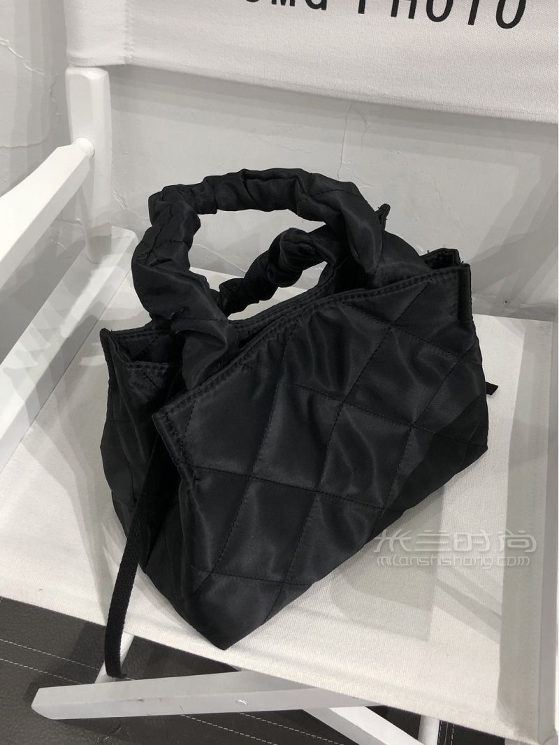 30+的菱格夾棉小黑包_2