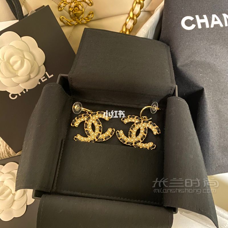 買錯(cuò)香奈兒耳釘?shù)纳钜棺载?zé)_4