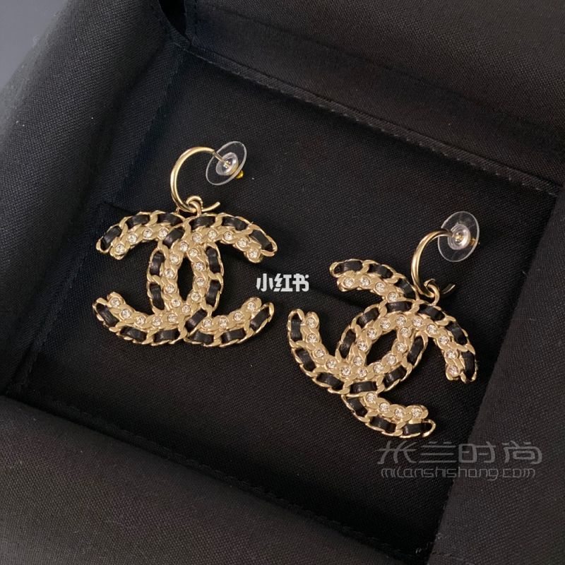 買錯(cuò)香奈兒耳釘?shù)纳钜棺载?zé)_2