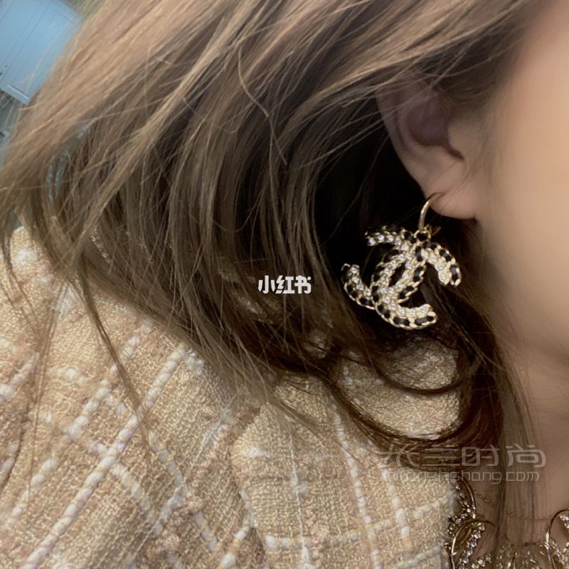 買錯(cuò)香奈兒耳釘?shù)纳钜棺载?zé)_1