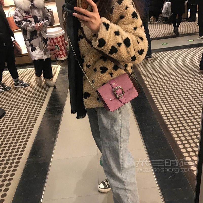 coach家少有的小清新包很miumiu啊 看很多小紅薯說(shuō)酒紅的好看_3