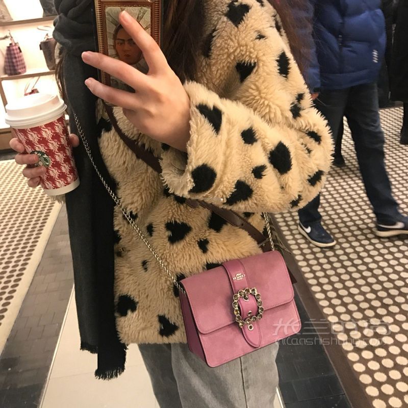 coach家少有的小清新包很miumiu啊 看很多小紅薯說(shuō)酒紅的好看_2