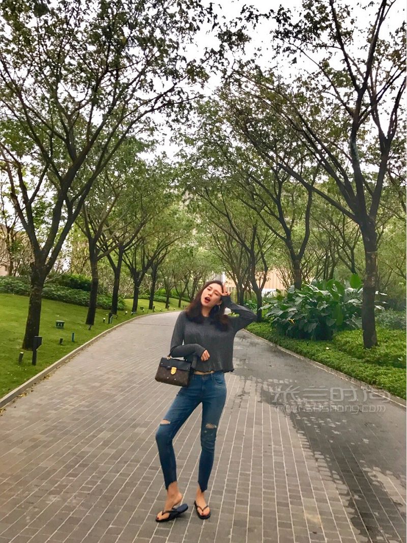 LV新款郵差包one handle怎么樣？LV郵差包搭配與測評_3