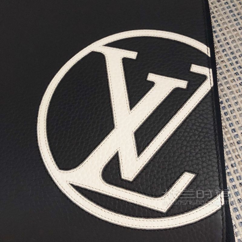 絕版LV 限量走秀款手包 無敵少見款 LV x Supreme_3